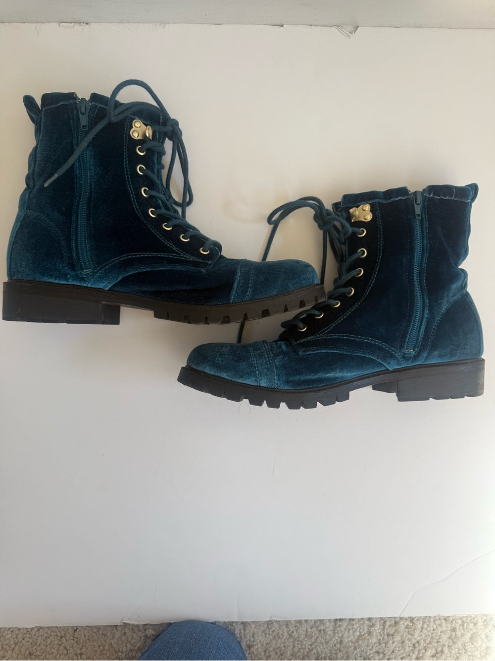 Betsey Johnson Bugsy Blue Velvet Combat Boots Embroidered Bug Insect Jewels 9.5 - Picture 6 of 10